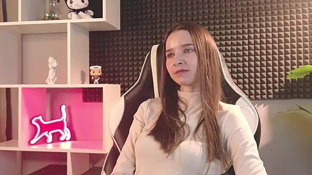 Snapshot of OnyxViper chatting on February 19, 8:43 am OnyxViper online show from February 19, 8:43 am