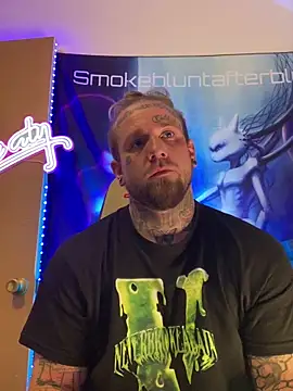 Snapshot of Smokebluntafterblunt chatting on February 19, 12:28 am Smokebluntafterblunt online show from February 19, 12:28 am