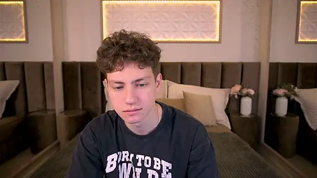 Snapshot of StefanBev chatting on February 13, 7:32 pm StefanBev online show from February 13, 7:32 pm