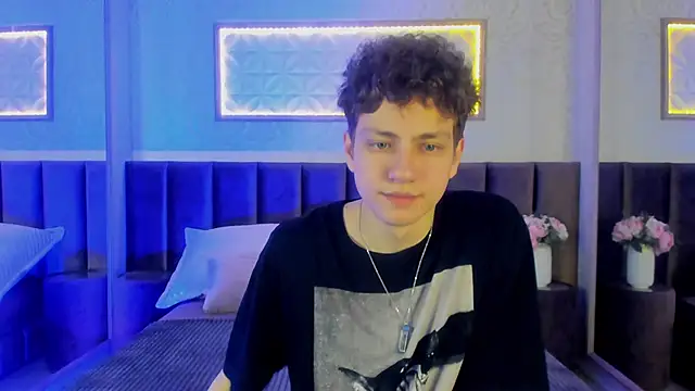 Snapshot of StefanBev chatting on February 28, 8:32 pm StefanBev online show from February 28, 8:32 pm