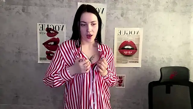 Snapshot of Mona_Fox chatting on February 27, 6:13 am Mona Fox online show from February 27, 6:13 am