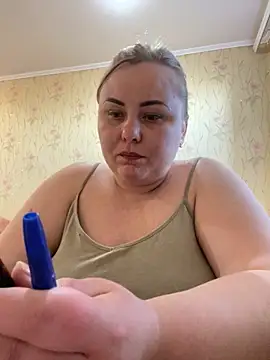 Mommy-girl-Lola online show from March 1, 2:30 pm