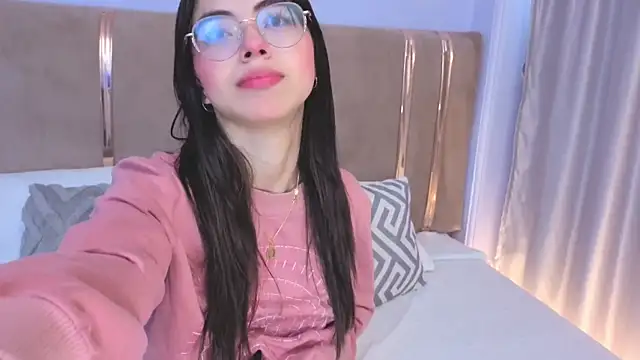 Mia Naive online show from June 20, 12:19 pm