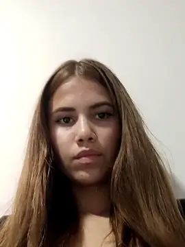 Snapshot of Maf_Girl chatting on February 16, 12:51 am Maf Girl online show from February 16, 12:51 am