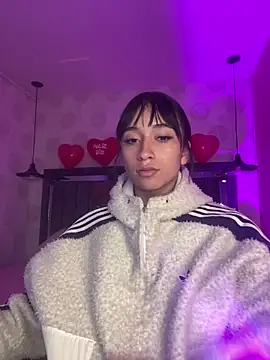 Snapshot of alahia_pink chatting on February 26, 2:21 am alahia pink online show from February 26, 2:21 am