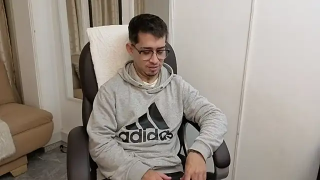 Tommas Jhonson online show from March 10, 4:06 am