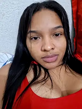 Snapshot of AnnaMil3J chatting on February 6, 10:24 pm AnnaMil3J online show from February 6, 10:24 pm