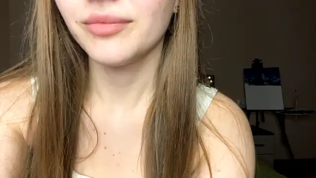 Snapshot of VivienneVesper chatting on February 18, 12:06 am VivienneVesper online show from February 18, 12:06 am