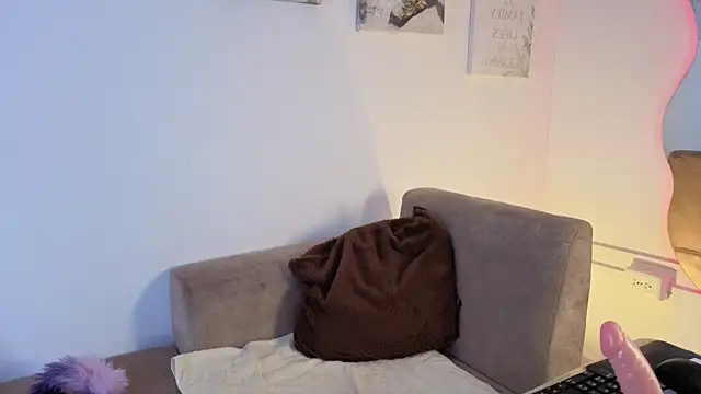 Snapshot of Scarlett_Walker05 chatting on April 9, 1:16 pm Scarlett Walker05 online show from April 9, 1:16 pm