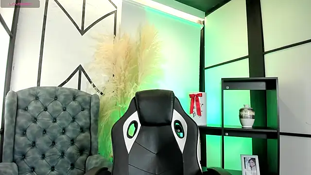 Snapshot of Abi_sexxx1 chatting on February 17, 8:37 pm Abi sexxx1 online show from February 17, 8:37 pm