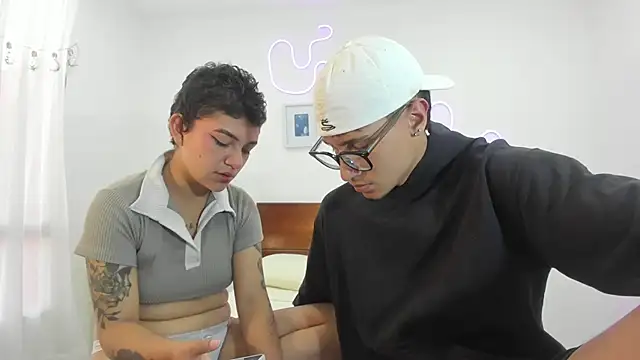 Snapshot of hardcoreheat_ind chatting on February 14, 11:01 pm hardcoreheat ind online show from February 14, 11:01 pm