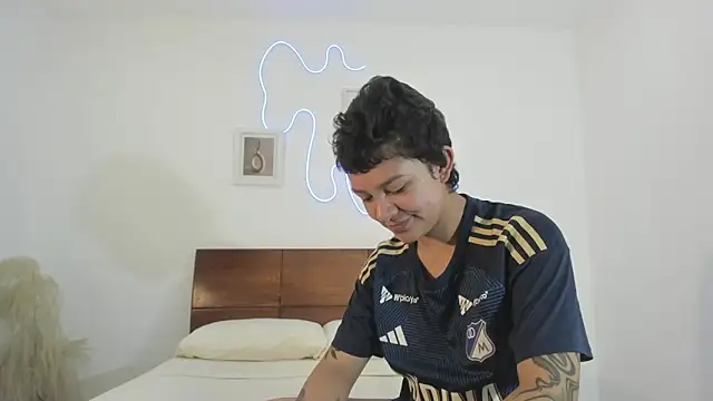 Snapshot of hardcoreheat_ind chatting on February 26, 1:04 am hardcoreheat ind online show from February 26, 1:04 am