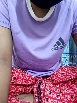 Snapshot of Cute_Queen_Noor chatting on February 12, 1:17 pm Cute Queen Noor online show from February 12, 1:17 pm