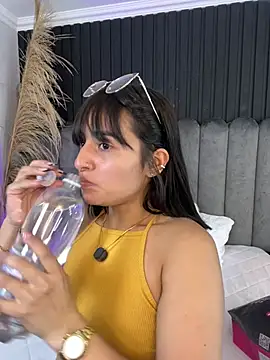 Snapshot of Nanda_vixen_ chatting on February 13, 9:00 pm Nanda vixen online show from February 13, 9:00 pm