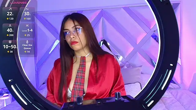 Snapshot of Ariana_Castillo__ chatting on February 19, 12:56 pm Ariana Castillo online show from February 19, 12:56 pm