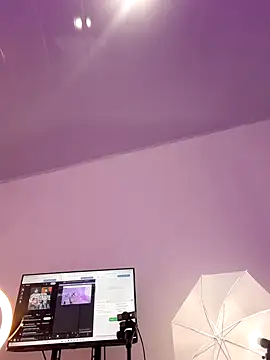 Snapshot of Ariana_Castillo__ chatting on February 24, 12:58 pm Ariana Castillo online show from February 24, 12:58 pm