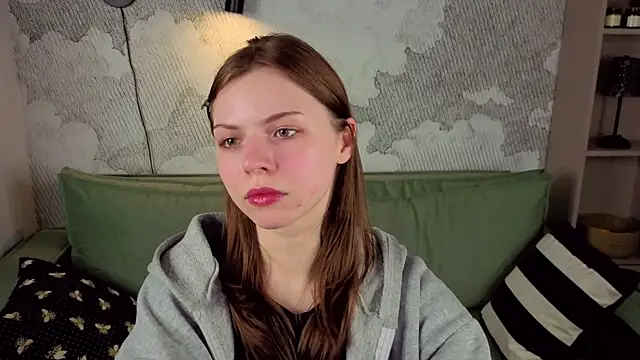 LesleySky online show from March 1, 8:22 pm