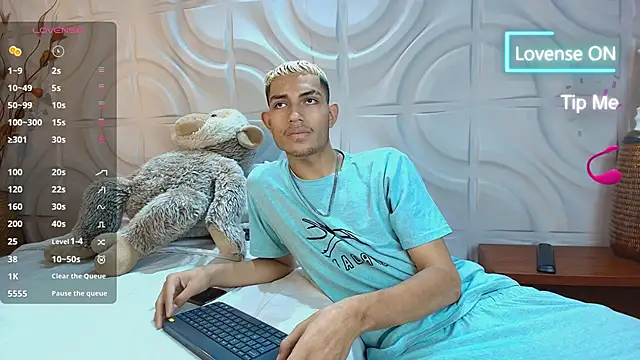 ItsZairen online show from April 12, 4:39 am