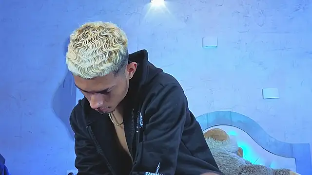 ItsZairen online show from April 14, 3:23 am