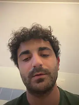 Snapshot of elia2711 chatting on February 17, 4:57 pm elia2711 online show from February 17, 4:57 pm