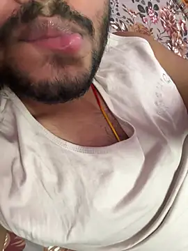 Snapshot of Precum_giver chatting on April 24, 12:35 am Precum giver online show from April 24, 12:35 am