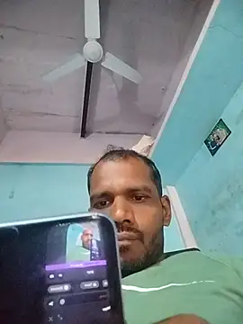 Snapshot of Daddyishere_19 chatting on February 28, 11:00 am Daddyishere 19 online show from February 28, 11:00 am