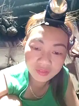 Snapshot of Nhoccon90 chatting on February 23, 10:51 pm Nhoccon90 online show from February 23, 10:51 pm