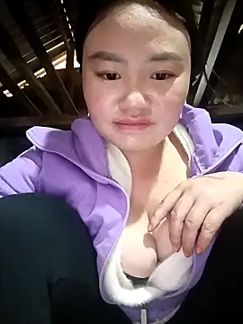 lisn-cute online show from February 12, 2:39 am