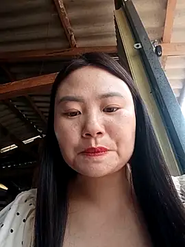 Snapshot of lisn-cute chatting on April 14, 2:17 am lisn-cute online show from April 14, 2:17 am