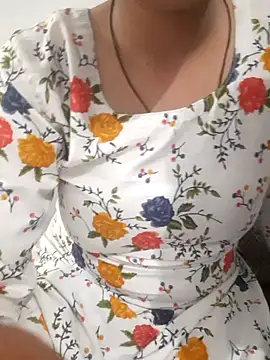 Snapshot of Uma_rani chatting on February 23, 7:39 am Uma rani online show from February 23, 7:39 am