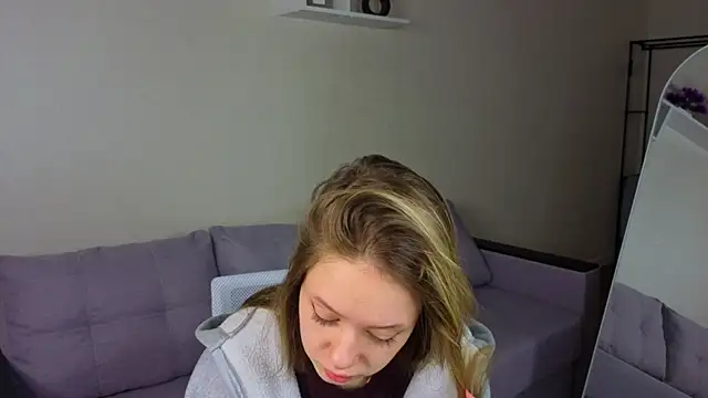 Snapshot of Mini_Allice chatting on February 20, 1:02 am Mini Allice online show from February 20, 1:02 am