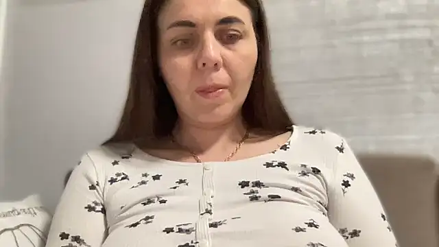 Snapshot of Darsy_Rox chatting on May 8, 5:51 pm Darsy Rox online show from May 8, 5:51 pm