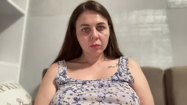Snapshot of Darsy_Rox chatting on June 5, 9:31 pm Darsy Rox online show from June 5, 9:31 pm
