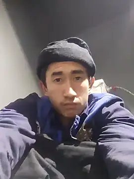 Snapshot of baron5008 chatting on February 12, 12:49 am baron5008 online show from February 12, 12:49 am