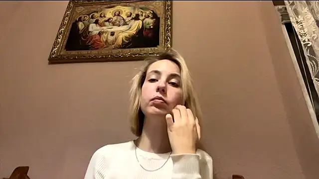 Snapshot of CharmingBlonde chatting on February 8, 6:00 pm CharmingBlonde online show from February 8, 6:00 pm