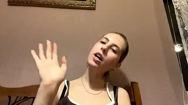 Snapshot of CharmingBlonde chatting on February 12, 6:36 pm CharmingBlonde online show from February 12, 6:36 pm