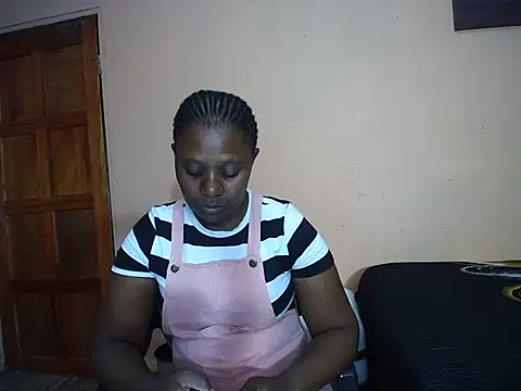 Snapshot of Lilly2590 chatting on February 19, 8:54 am Lilly2590 online show from February 19, 8:54 am