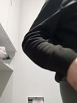 Snapshot of Luluberlu04 chatting on February 12, 8:26 pm Luluberlu04 online show from February 12, 8:26 pm