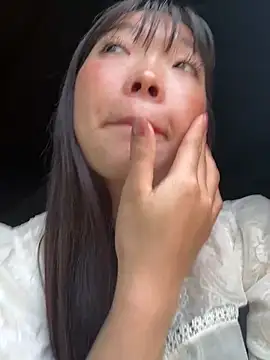 cuty lusy online show from April 5, 11:57 pm