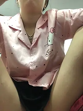 cuty lusy online show from April 7, 2:12 am