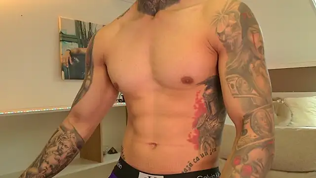 Snapshot of TristanGrey chatting on February 11, 7:02 am TristanGrey online show from February 11, 7:02 am