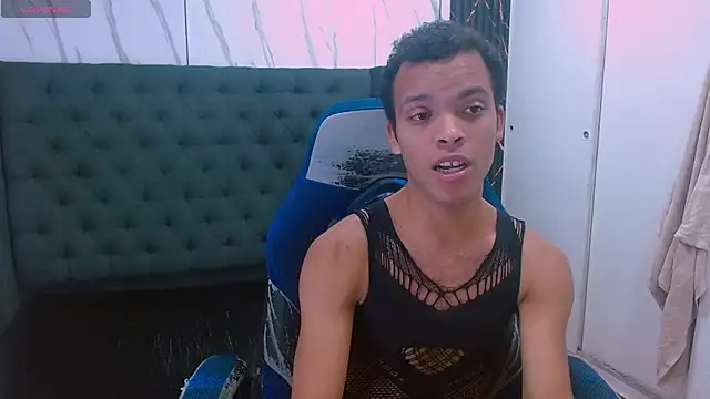 Snapshot of WilThePasive chatting on February 16, 1:18 pm WilThePasive online show from February 16, 1:18 pm