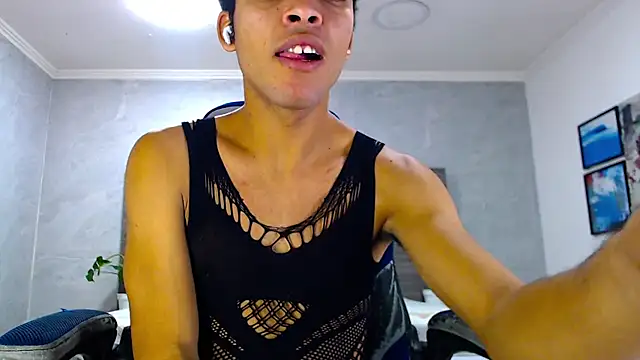 Snapshot of WilThePasive chatting on February 18, 1:40 pm WilThePasive online show from February 18, 1:40 pm