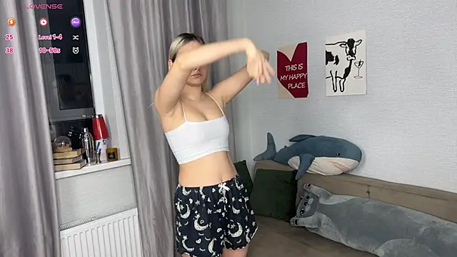 sweeety chloe online show from February 19, 4:25 pm