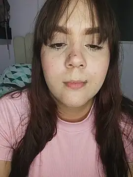 Snapshot of its_lauu_ chatting on February 21, 3:18 am its lauu online show from February 21, 3:18 am