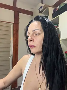 Snapshot of MiriamDelyn chatting on April 24, 8:00 pm MiriamDelyn online show from April 24, 8:00 pm