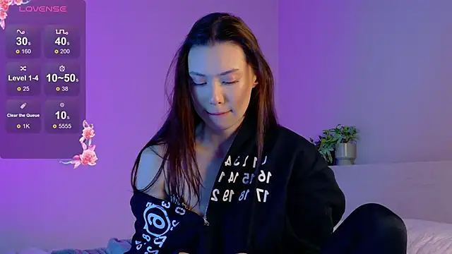 gwenonl1ne online show from March 5, 2:13 pm