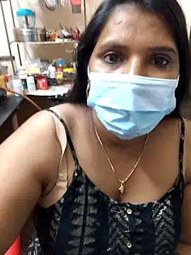 Snapshot of Tamil_uma_69 chatting on February 24, 12:19 am Tamil uma 69 online show from February 24, 12:19 am