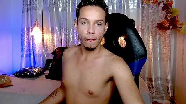 Snapshot of Gael_zambrano chatting on February 14, 6:15 pm Gael zambrano online show from February 14, 6:15 pm