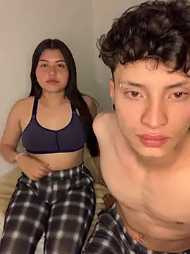 Snapshot of Damn__Love chatting on February 20, 6:26 am Damn Love online show from February 20, 6:26 am